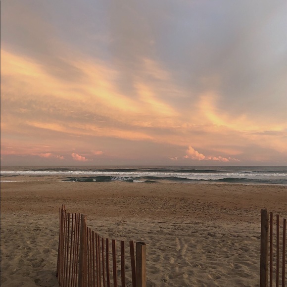 Thanks for checking out my closet! ๐ซ - Picture 8 of 11